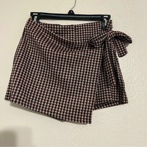 Haute Monde Brown and Pink Plaid Wrap Around Shorts Size Small